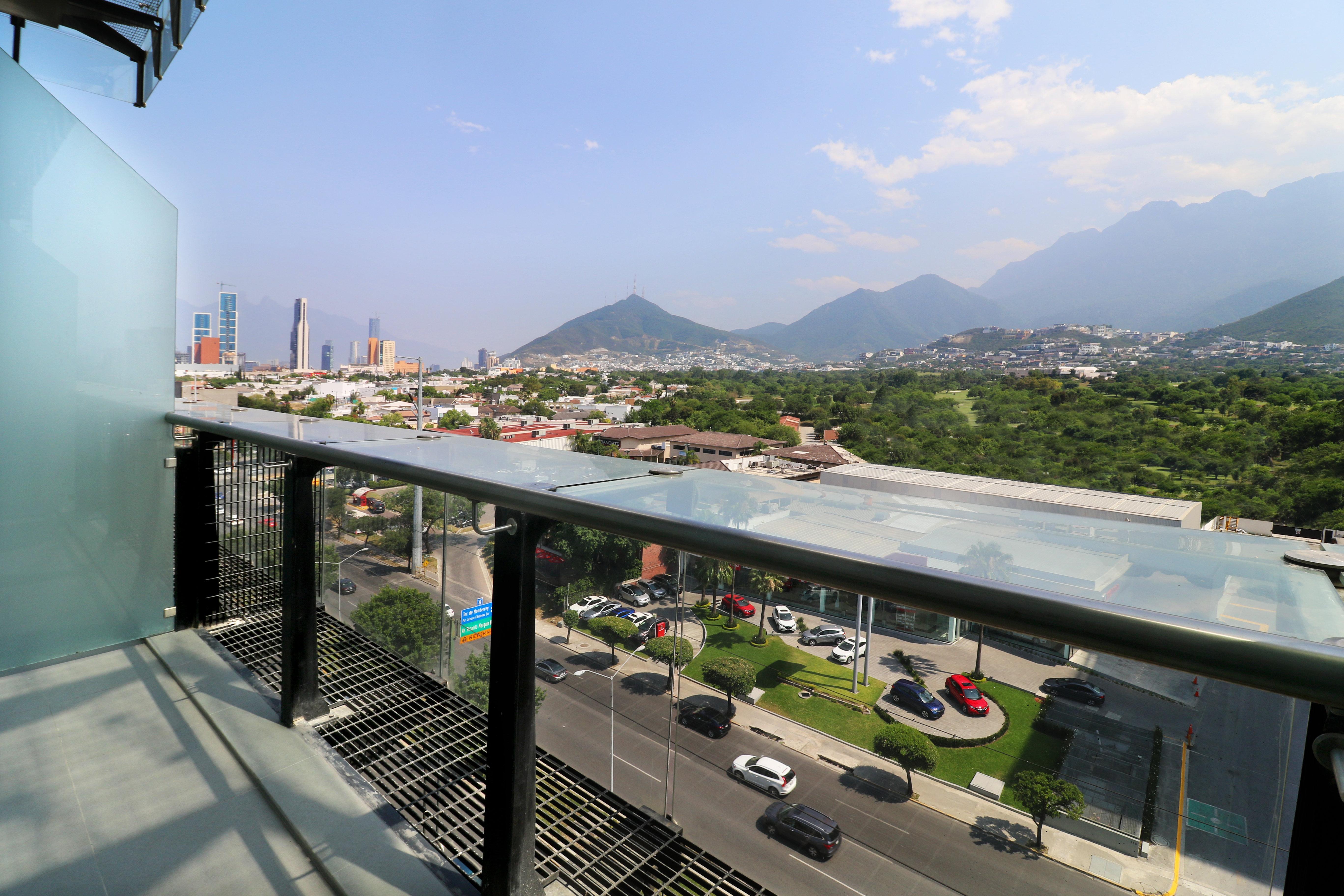 Holiday Inn Express & Suites Monterrey Valle By Ihg San Pedro Garza Garcia Exterior foto