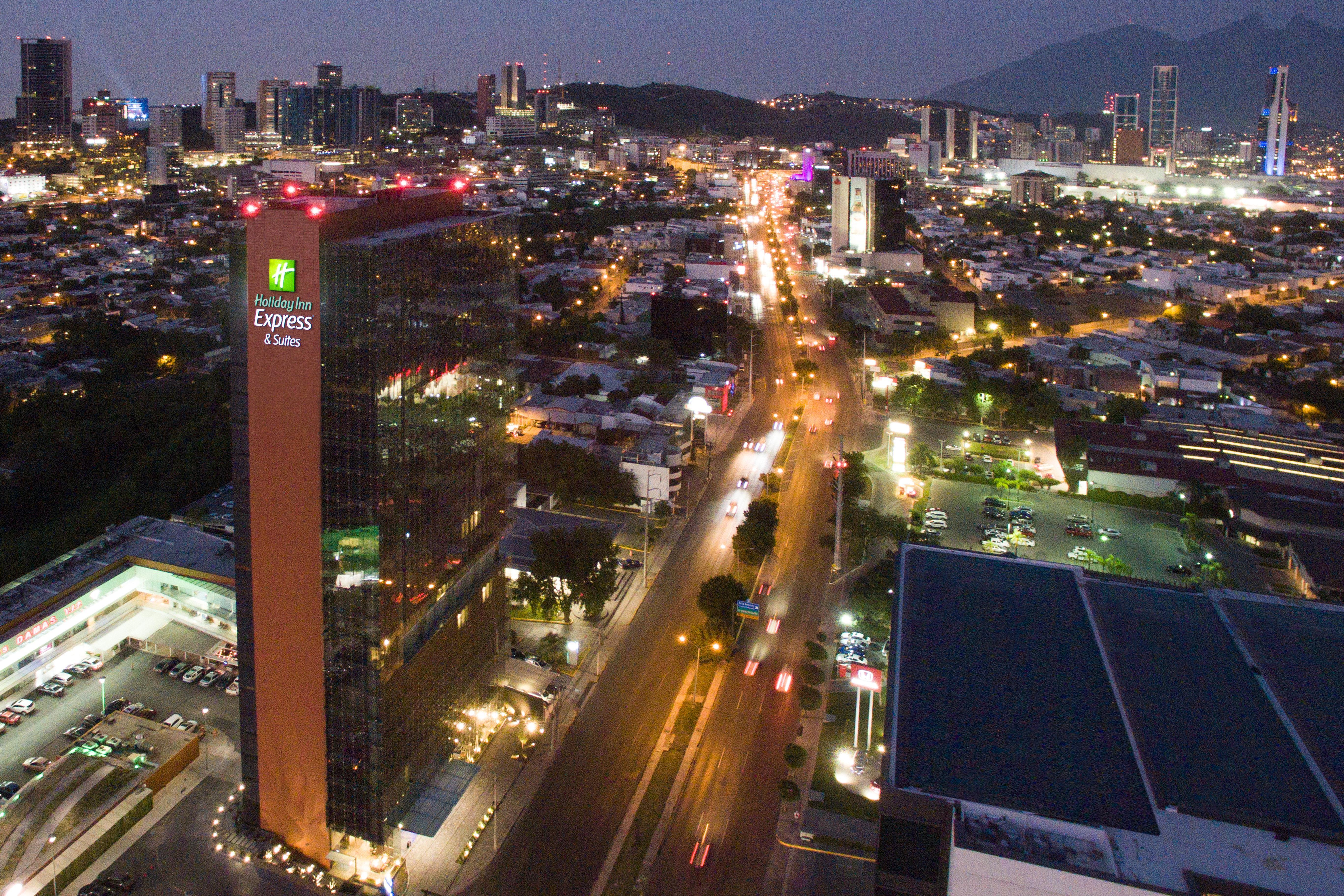Holiday Inn Express & Suites Monterrey Valle By Ihg San Pedro Garza Garcia Exterior foto