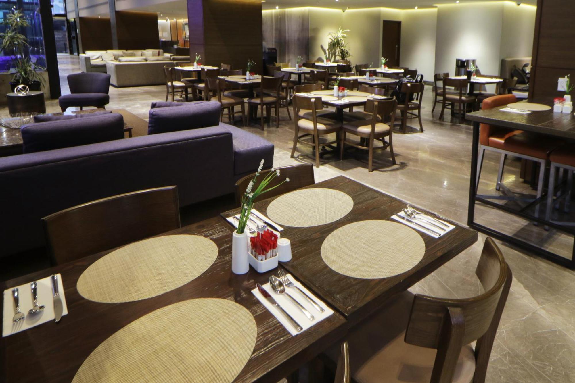 Holiday Inn Express & Suites Monterrey Valle By Ihg San Pedro Garza Garcia Exterior foto